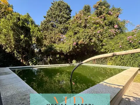 En venta casa con pileta en Francisco Álvarez
