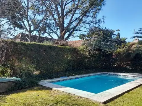 Casa en Alquiler Temporal con 4 cocheras