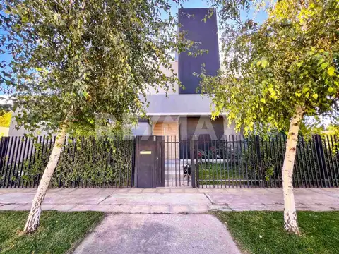 Casa en Venta en Neuquen, USD 525.000