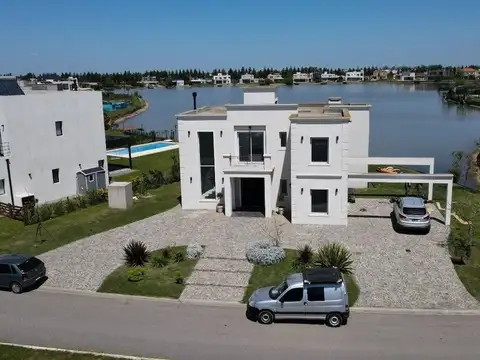Casa en Alquiler de 4 dormitorios
