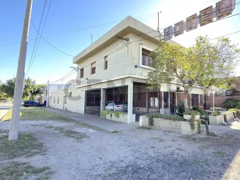 Hotel en venta. Ruta 8 en esquina estratégica + vivienda y potencial de desarrollo. Venado Tuerto