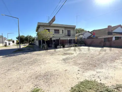Hotel en venta. Ruta 8 en esquina estratégica + vivienda y potencial de desarrollo. Venado Tuerto