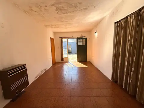 Casa 3 ambientes con 1 baño