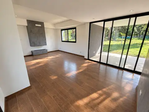 Casa 4 ambientes con 3 baños