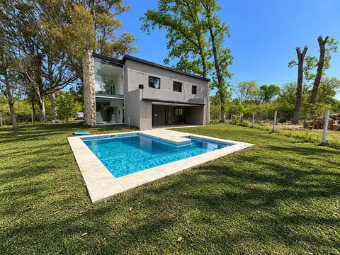 Casa en alquiler permanente | Barrio Los Pinos II - Exaltación de la Cruz.-