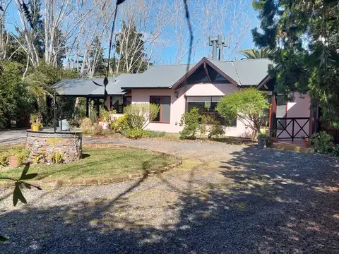Casa en Venta con 2 cocheras