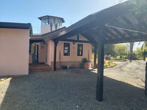 Venta de Hermosa casa en Chacras al Rio Lujan