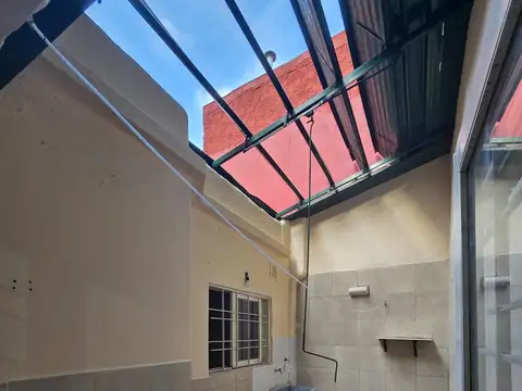 Depto Tipo Casa 2 ambientes con 1 baño