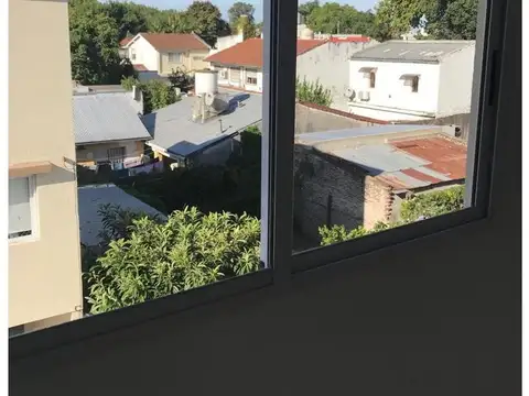 COMPLEJO DUPLEX 4 UNIDADES .  DUPLEX AL MEDIO EN PLANTA ALTA