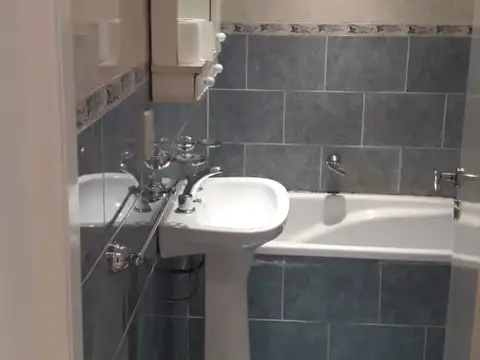 Depto Tipo Casa en Alquiler en Haedo, $ 700.000