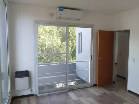 Depto Tipo Casa en Alquiler de 2 dormitorios