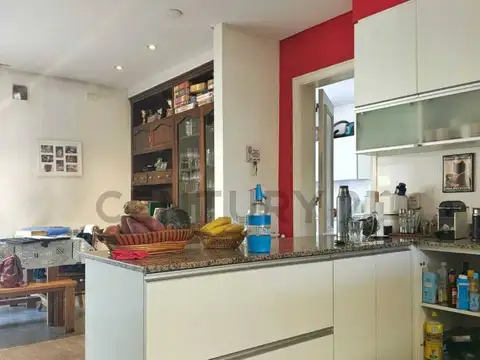 CASA DE CATEGORÍA 4 DORMITORIOS - LOS TEROS, GUAYMALLEN