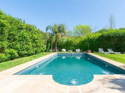 Casa 6 ambientes con 2 baños