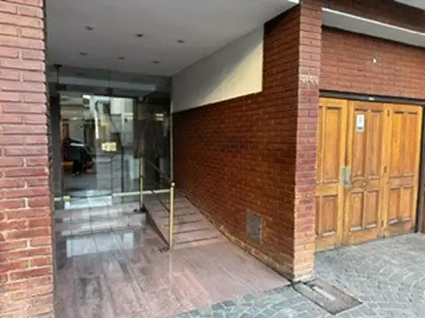 IMPERDIBLE SEMIPISO DE 3 AMB. CON BALCÓN CORRIDO  AL CONTRAFRENTE VISTA AL OESTE