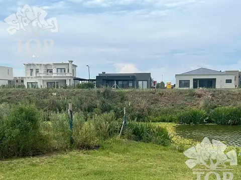 Terreno en Venta 21  mts Fondo