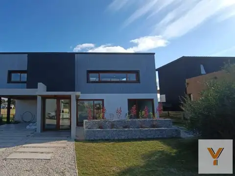 Casa en Venta en Costa Esmeralda, USD 460.000