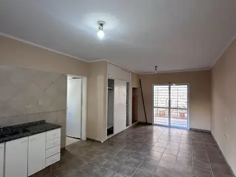 Artigas 145 , Piso pb