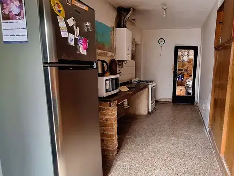 Casa 6 ambientes con 1 baño