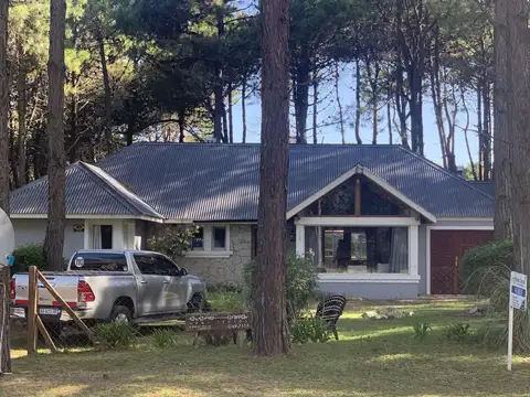 Casa 4 Dormitorios en Alquiler Temporario en Pinamar Zona Norte