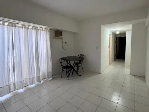 Venta Departamento de un Ambiente en 3° piso impecable muy luminoso Apto profesional.