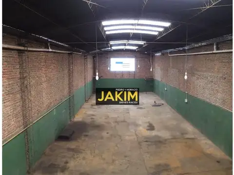 Excelente galpon industrial con fuerza motriz y conexión de GAS INDUSTRIAL.