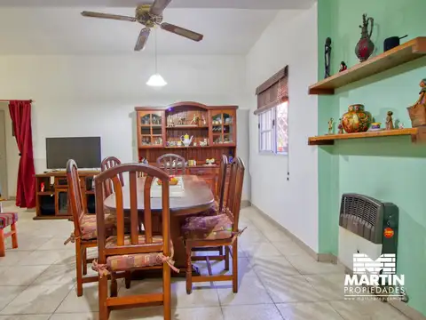 Casa 5 ambientes con 2 baños
