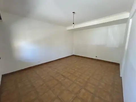 Casa 2 ambientes con 2 baños