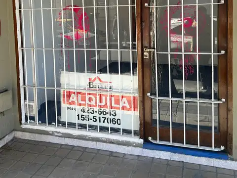 En Alquiler, Local Comercial Con Baño - B Alberdi - Pequeño