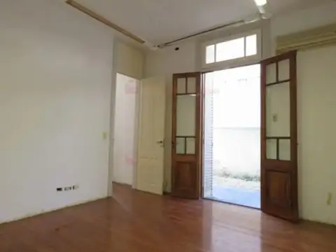 Depto Tipo Casa en Venta en Villa del Parque, USD 235.000