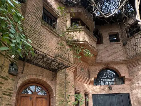 Casa 6 ambientes en venta en ituzaingo
