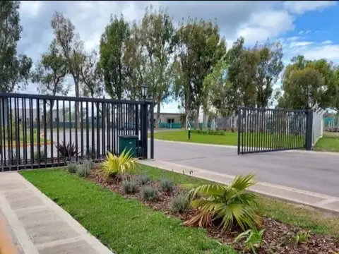 Terreno en Venta en Pilar del Este - Santa Lucia, USD 56.000