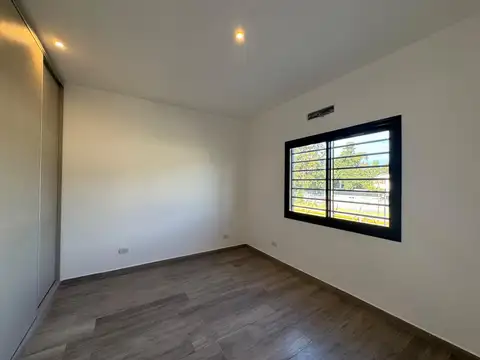 Casa 3 ambientes con 2 baños