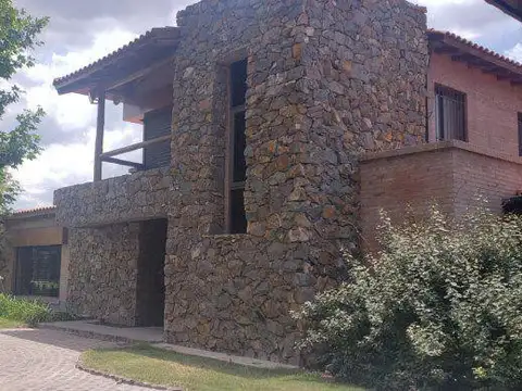 Casa en Venta en Lujan De Cuyo, USD 850.000