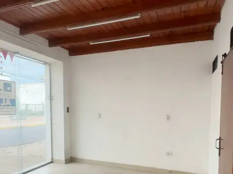 Local en Alquiler en Corrientes, $ 650.000