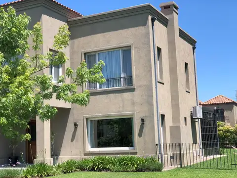 Casa en Venta al Oeste