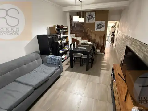 Depto Tipo Casa en Venta de 3 ambientes