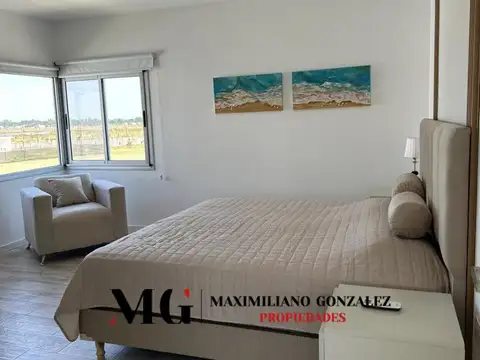 Casa 6 ambientes con 4 baños