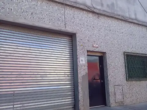 Depósito Industrial con Oficinas y Fuerza Motriz, 475 m² en San Martín