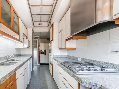 Casa 6 ambientes con 4 baños