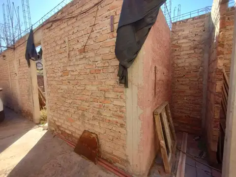 calle Valdivia entre Lamadrid y Pedro Vargas