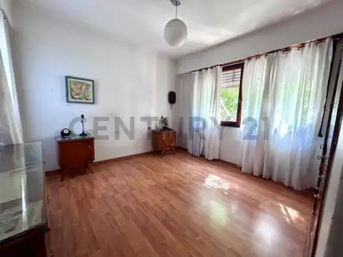 Venta de Casa / PH de 3 Dormitorios y Cochera en La Plata