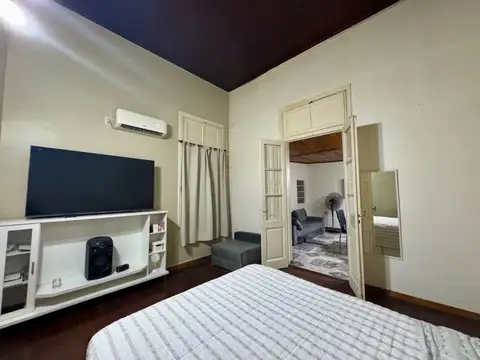 Vendo Casa con amplio terreno, Barrio Belgrano, Rosario