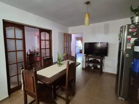 Casa 4 ambientes con 1 baño