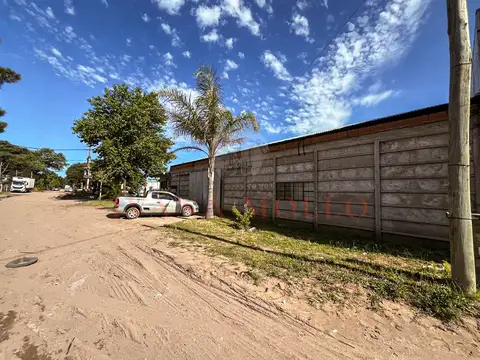 LOTE COMERCIAL CON CASA Y GALPÓN EN ZONA INDUSTRIAL DE OSTENDE