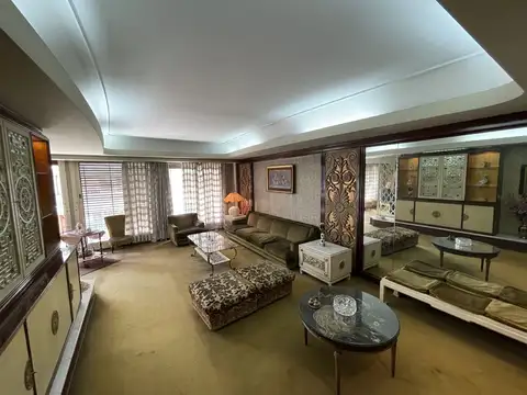 Venta Departamento 6 Ambientes en Recoleta con Dependencia y Cochera