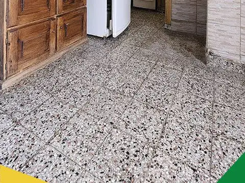 Depto Tipo Casa en Venta con 1 cocheras