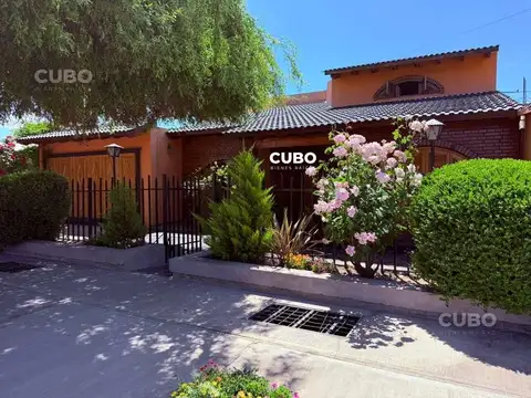 Azcuénaga 250 - Lunlunta - Maipú