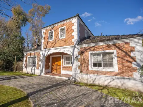 Venta casa La Arboleda 3 ambientes con pileta