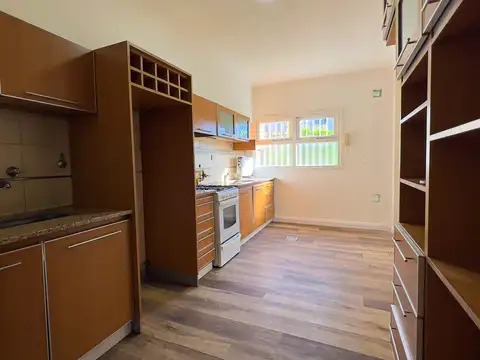 Depto Tipo Casa 3 ambientes con 2 baños