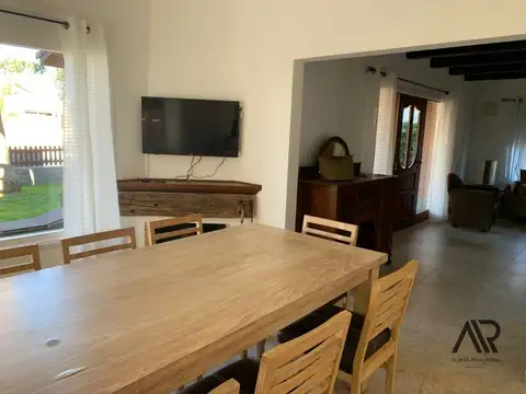 Casa en Venta con 2 cocheras